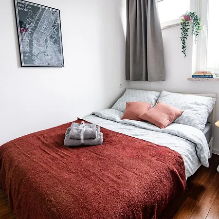 Center Modern Flat With Skyline View -15th Floor 아파트 *