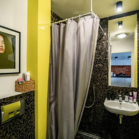 Center Modern Flat With Skyline View -15th Floor! #smart Tv #fast Wi-fi #metro דירה *