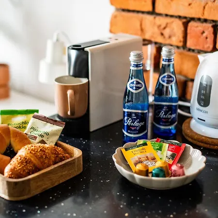 Center Modern Flat With Skyline View -15th Floor *