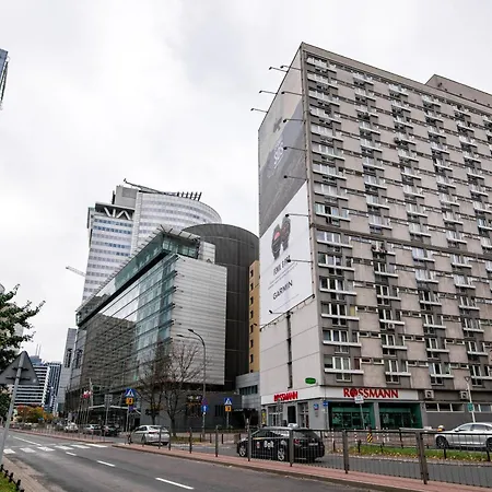 Center Modern Flat With Skyline View -15th Floor! #smart Tv #fast Wi-fi #metro Lägenhet Warszawa